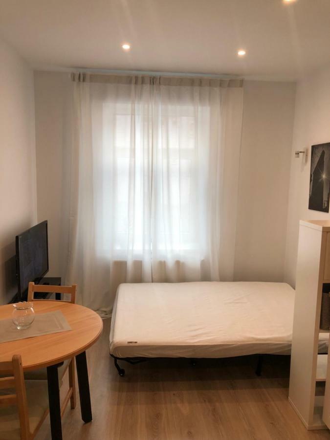 Pernavas Park & Bed Apartment Рига Экстерьер фото