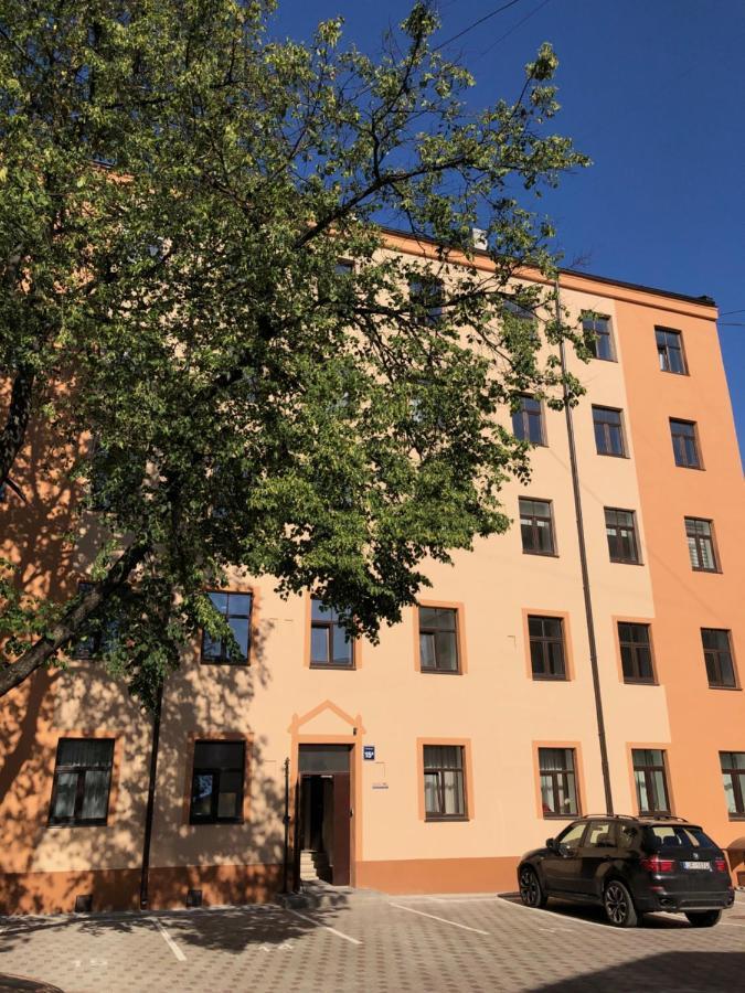 Pernavas Park & Bed Apartment Рига Экстерьер фото